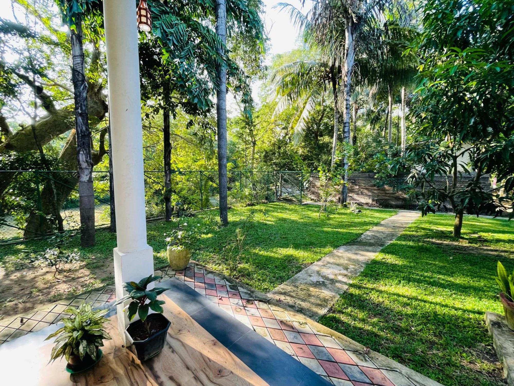 Yala Safari River View Hotel Tissamaharama Exterior foto