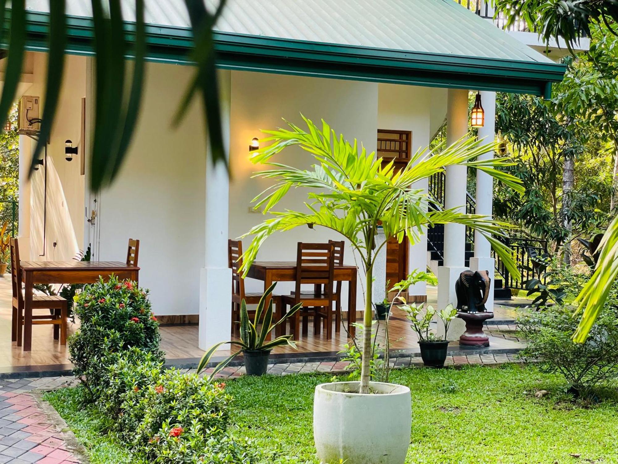 Yala Safari River View Hotel Tissamaharama Exterior foto